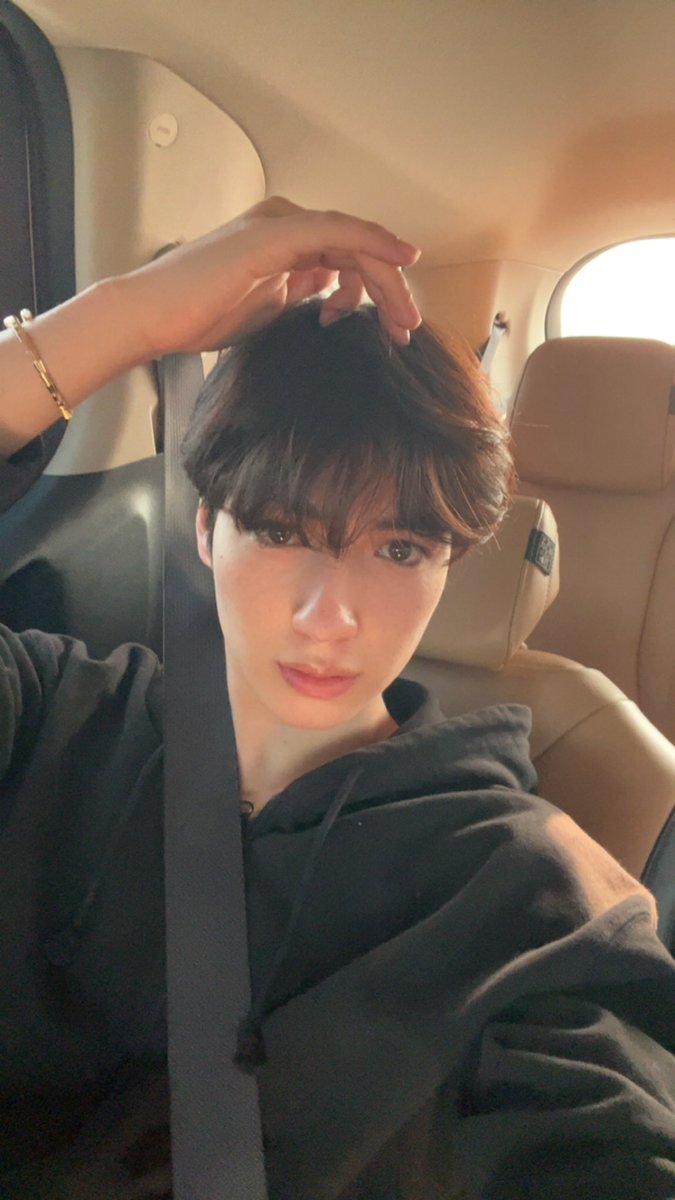 chrisxsubi's tweet photo. Look gorgeous in seoul https://t.co/D5xuzayiDQ