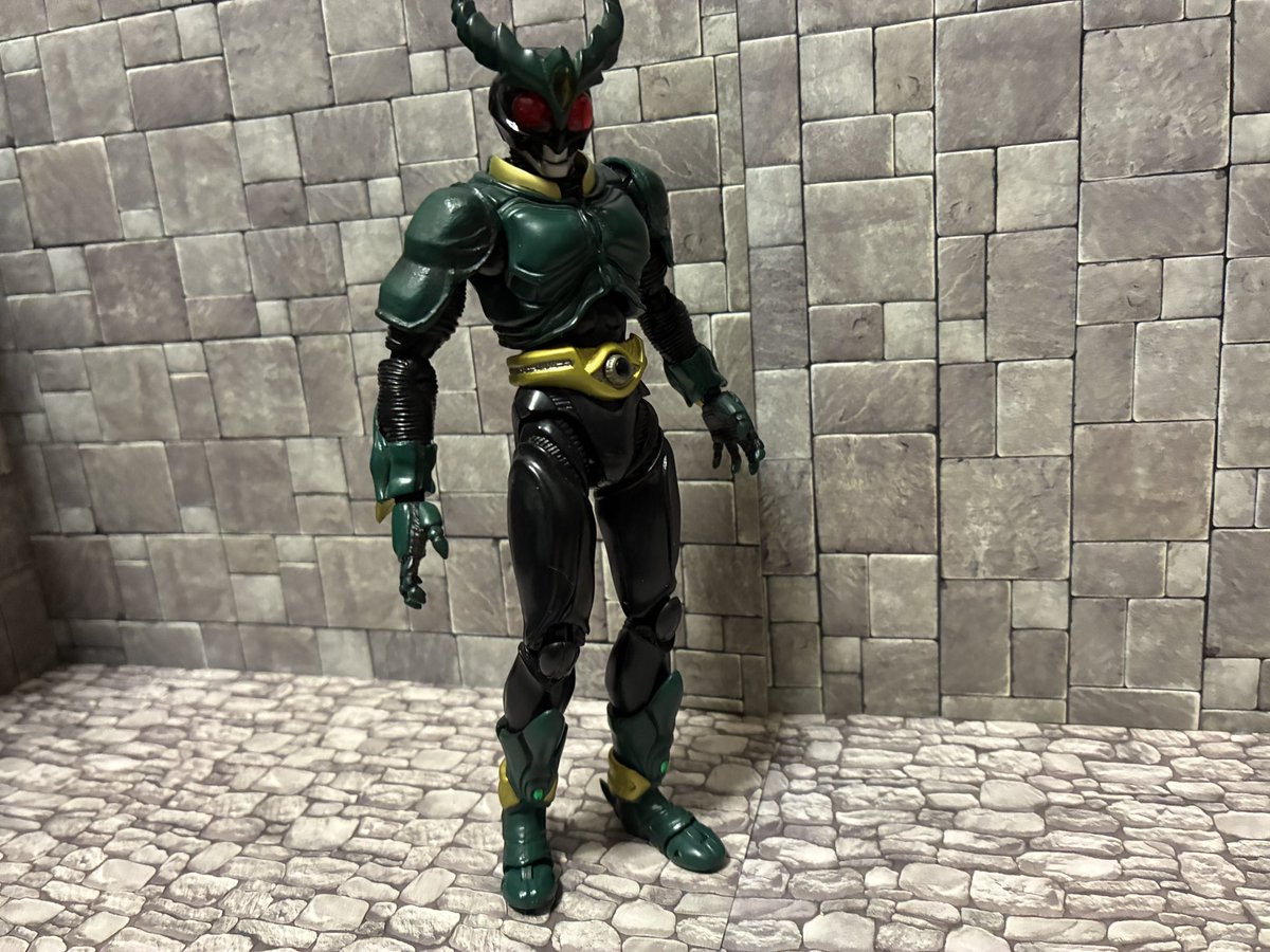 atom_douga's tweet photo. アギトの3ライダー揃ってます https://t.co/fjmKmLJ7Py