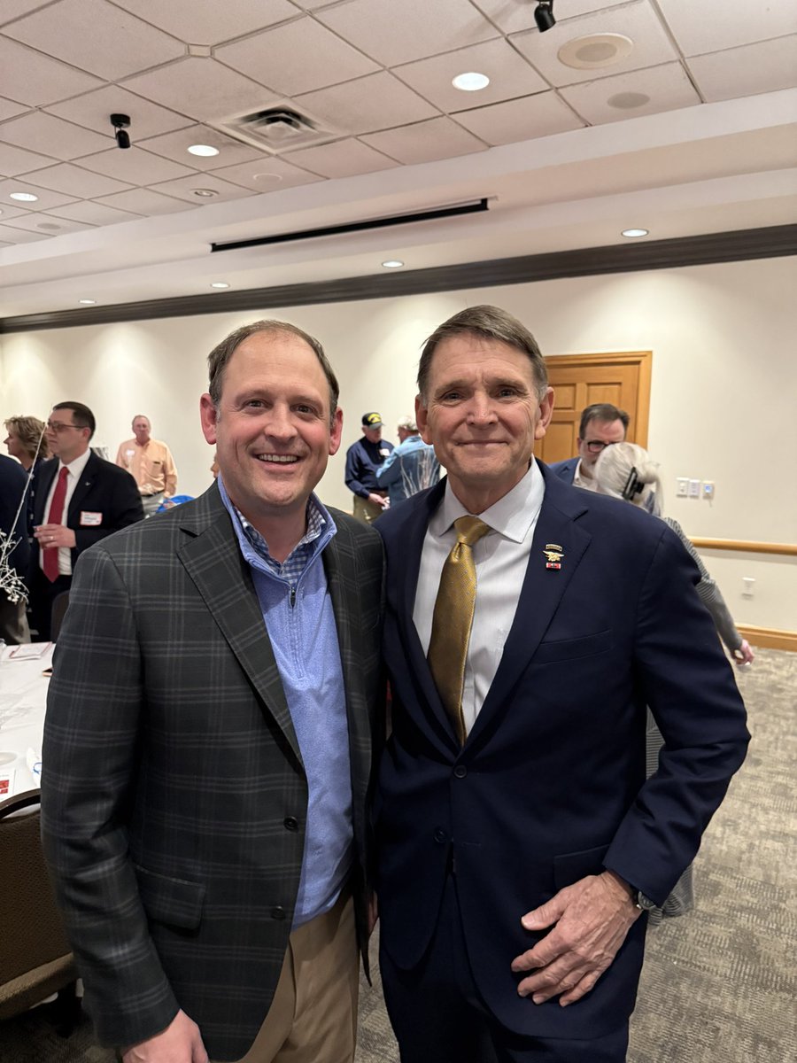 Great to see <a href="/EdGallrein/">Ed Gallrein</a>, the future Congressman of #KY04 at the <a href="/OldhamCountyGOP/">Oldham County Republican Party</a> Lincoln Day Dinner tonight. This is Ed’s home county, he dedicated his career to serving our country in the Navy. Ed will help President Trump and I fight for the MAGA agenda that Kentucky voted