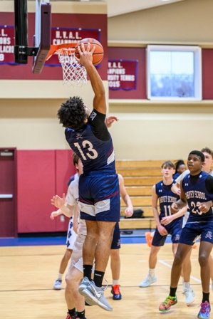 HarveySchoolNY's tweet photo. Big win for Harvey boys in HVAL battle as Cavs down Watkinson Rams 51-44. Cam Spruils 21 pts, Piotr Pajewski 12,  Wyatt Bland 11 lead the way to avenge Cavs' 1-pt loss to Rams earlier. Harvey now 6-1 in HVAL. #gocavs #harveypride @HarveyLZ @ChrisDelCampo1 @hoopsmbd @harveyalumni https://t.co/o7VEUcKdRy