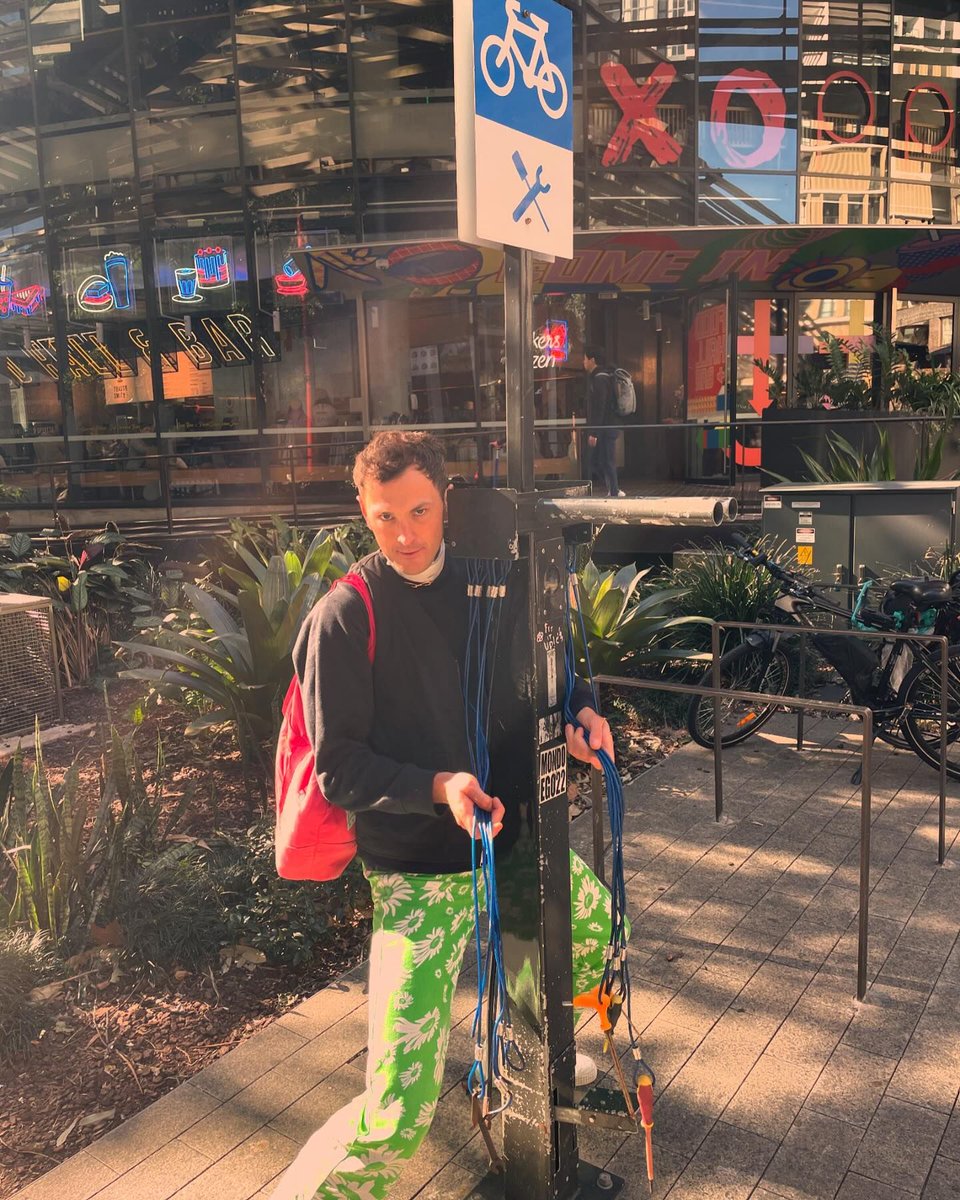 GAEveryHour's tweet image. 