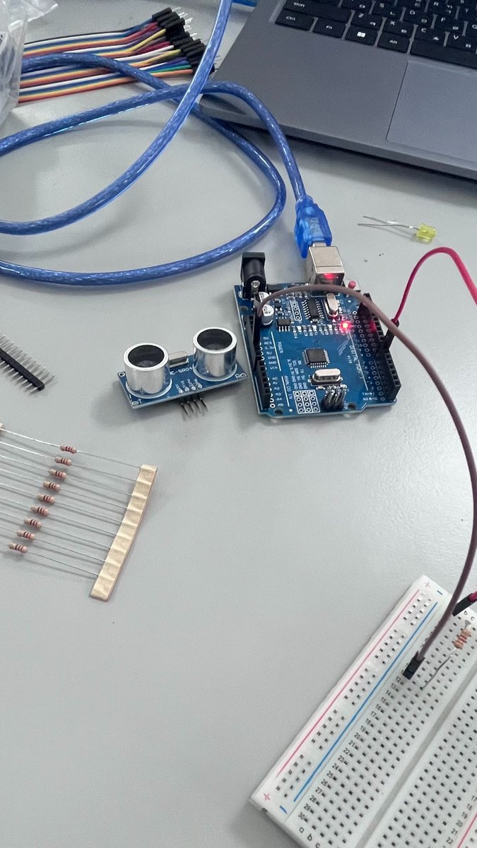 ffainff's tweet image. 어제 아두이노 처음 해봤다 !! 넘 재밌었으
끝나고도 스벅 가서 친구랑 영어공부한 나 칭찬해 ~