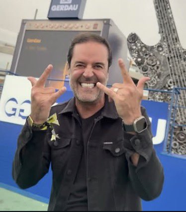 GIROTTO's tweet photo. O problema do influenciador é que ele tem o poder de deixar muita gente triste quando falece.

Henrique deixou a prova que a vida é rápida tal qual uma sexta feira. 

🤝🙏🏻🍺 https://t.co/cMQhV3rGJK