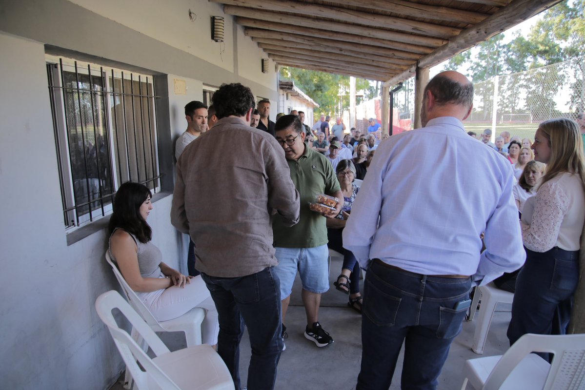 En San Rafael acompañé a nuestros productores del sur mendocino junto al ministro <a href="/NatalioMema/">Natalio Mema</a>, <a href="/RVargasArizu/">Rodolfo Vargas Arizu</a>, <a href="/MartinKerchner/">Martín Kerchner Tomba</a> y otros funcionarios de @mendozagobierno. Anticipamos más de 1.750 millones de pesos del Fondo Compensador Agrícola para más de 200 productores que