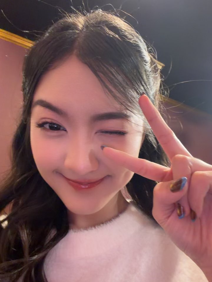 elhafadilahh's tweet photo. Pagi ini bersinar karena kamu, @Greesel_JKT48
Bangunlah dengan senyum, lalu melangkah dengan percaya diri,
karena di setiap napasmu ada doa,
dan di setiap langkahmu selalu ada cinta yang mendorongmu terus bergerak maju💖
#Pagrees icelll, semangat hari ini 🫶🥰 https://t.co/dcbdCFXwdW