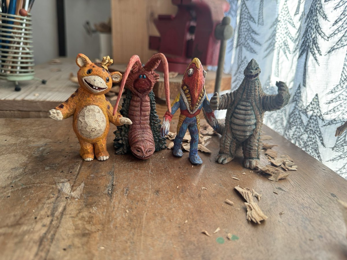 毎回、命懸けで制作しているウルトラ怪獣の木彫り原型、原寸サイズでツインテールをいきいき見せるのは、過去の技術だけでなく未だ進化している自分で向かい合いました、
2/9〜バンダイさんのガシャポンオンラインで予約販売開始とのこと、ぜひ！

parks2.bandainamco-am.co.jp/item/PRE_45827…