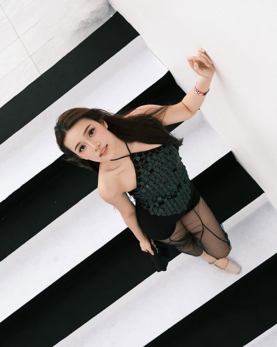 📍🇲🇾

这骚货是打算去勾搭富豪吗 还是金主叫她那样穿的呢👉👌

#骚货分享站 #美女 #骚货 #意淫