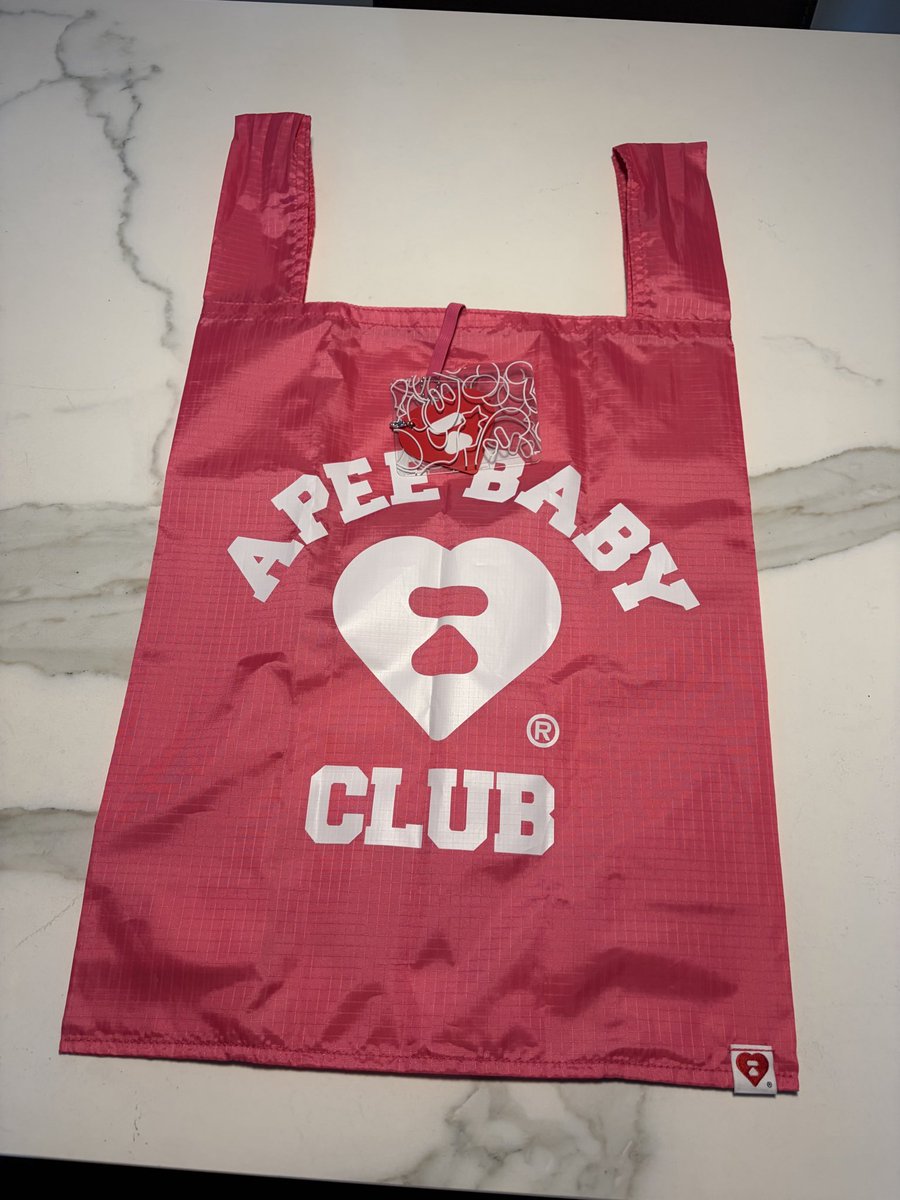 이게 뭐라고? 이거 잃어버렸다고 지엄마한테 개난리쳐서 찾아줌. 잃어버린게 아니고 이모네 반찬가져다 줄 때 쓴거 ㅋㅋㅋ 나도 걍 버리려고 접어둔건데 부랴부랴 찾았다 인증샷 보내주고 진정시킴