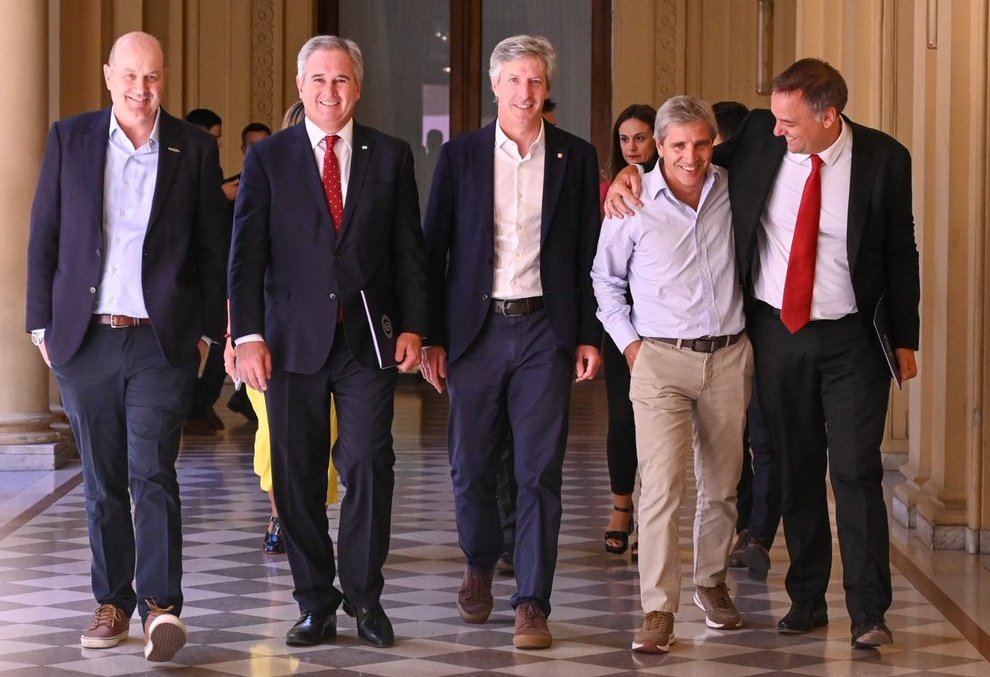 Shomepregunto's tweet image. Cuando todo esto termine, porque va a terminar, y muy mal, los quiero a los 5 presos...