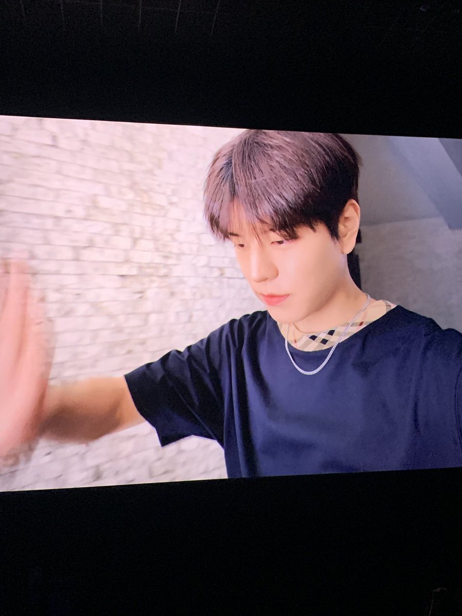 Porque mrd no gritan por seungmin carajo?????!