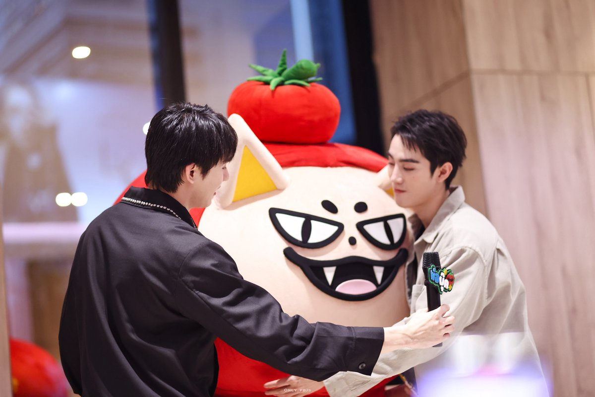 มอนิ่งชาวน้องเม ตื่นมามีคนให้กอดกันรึยังนะ

FORCEBOOK MOS EP9 
#MelodyOfSecretsEP9