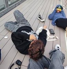 Levsha2002's tweet image. 午前掃除を再開する 👏