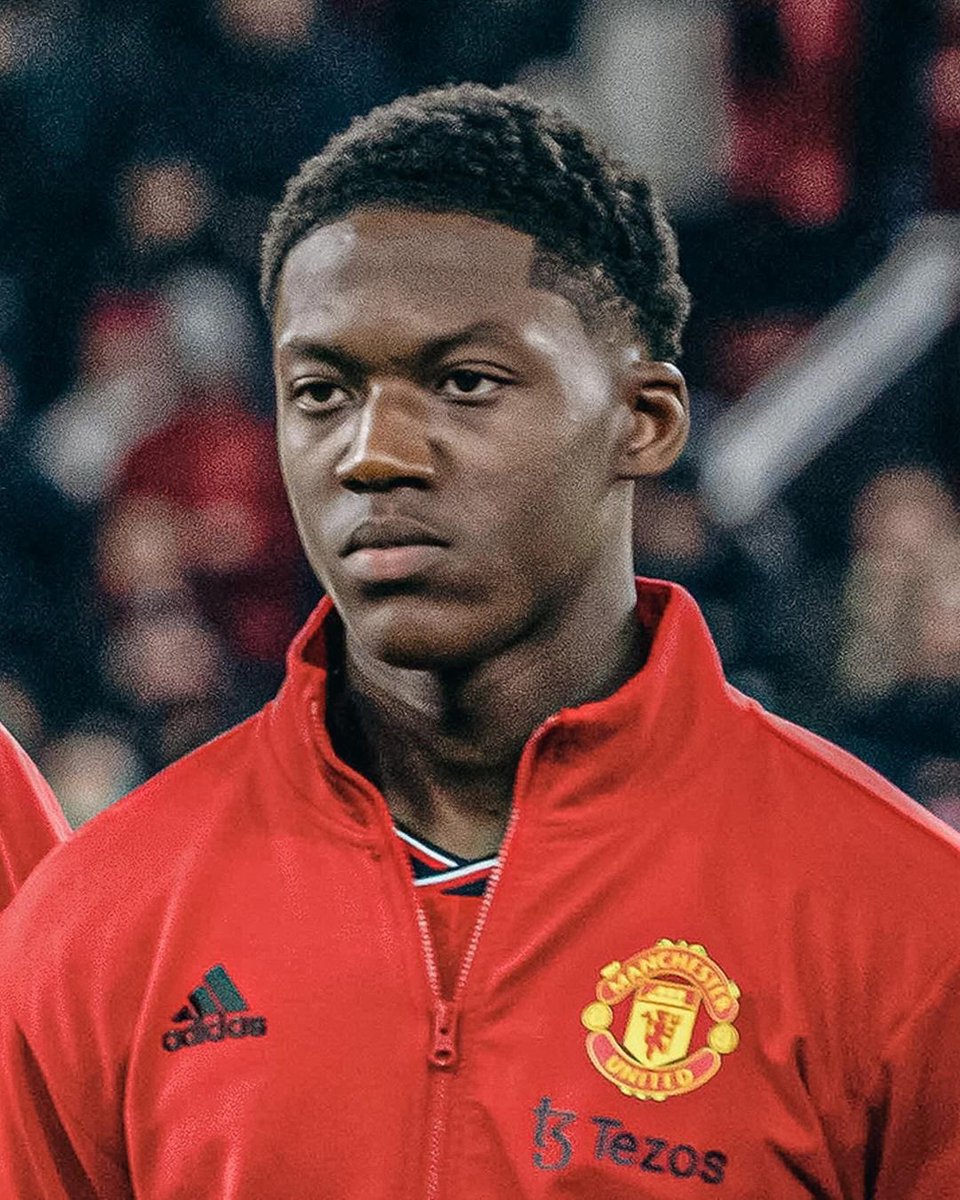 They took our Europa League trophy
They took our Champions League spot
They made all of us cry
They made the world laugh at us
They ruined our lives
Today they will pay for their sins
