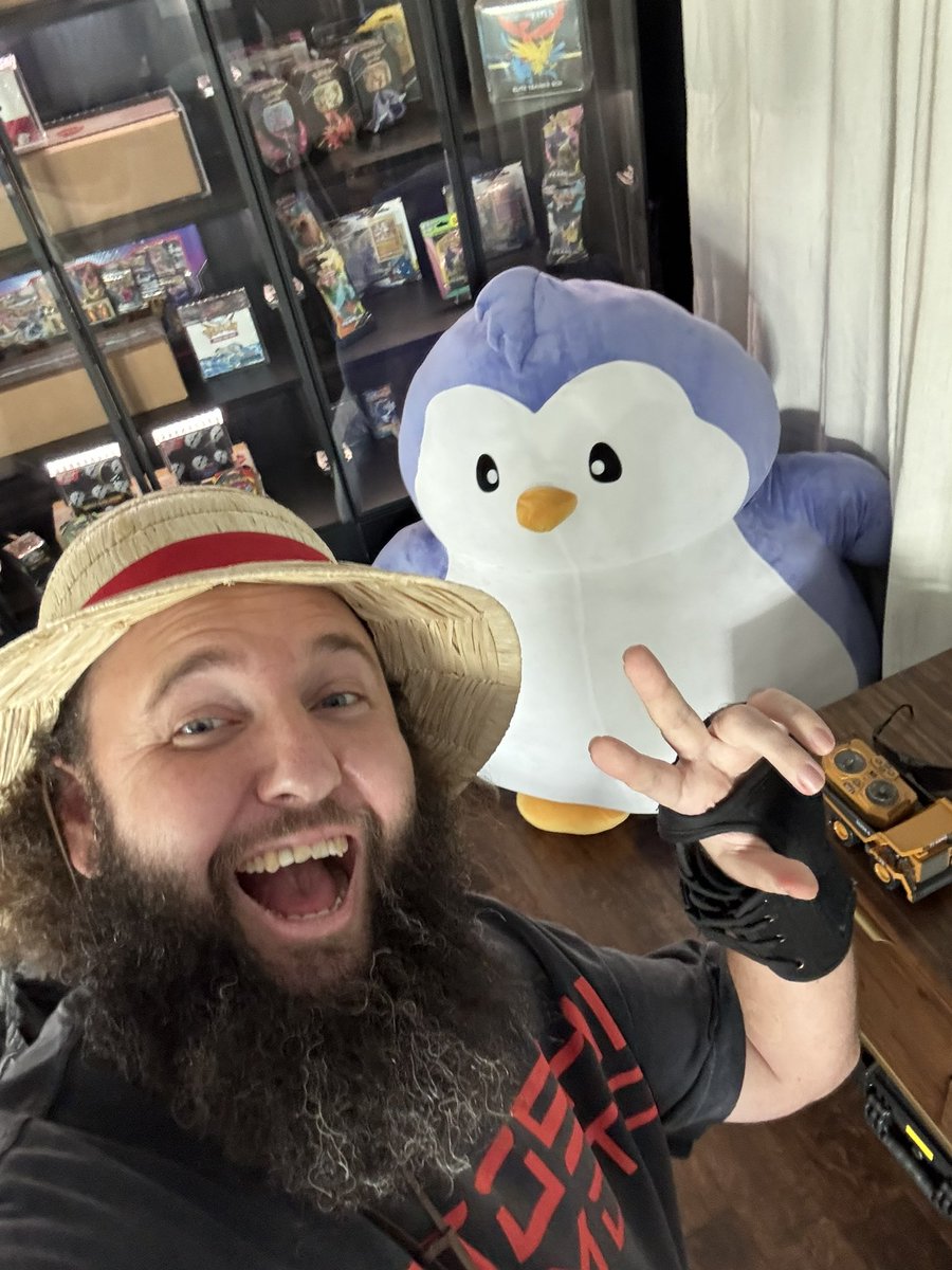 UNCLE 🏴‍☠️ EDDIE 🫵😹 tweet media