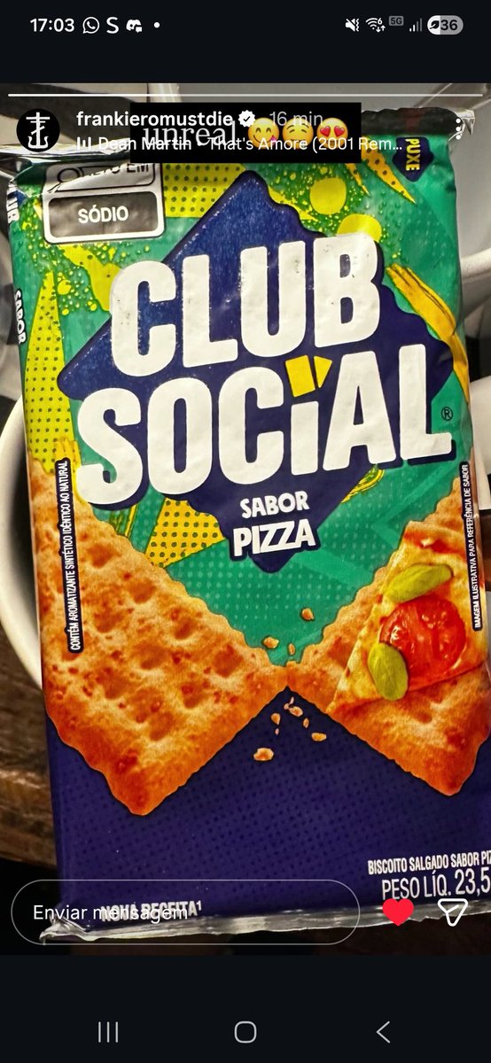 harlequinboy's tweet photo. "Unreal 😋🤤😍" Frank eu vou falar pra Paçoquinha que você ta comendo club social agora. Proibam o frank iero nos mercados brasileiros. https://t.co/XQDQGlONdg