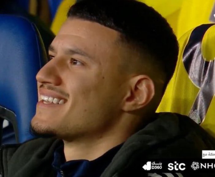 ni1aif's tweet image. وجهك اذا فزت فوز حلال 💛