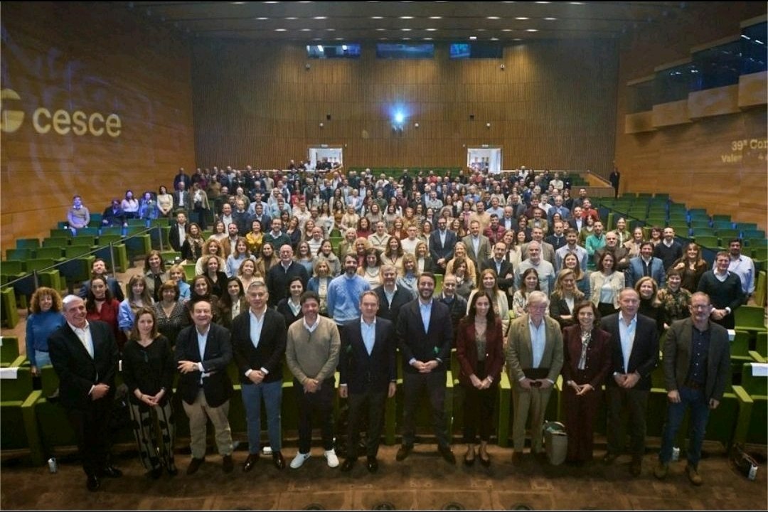 ALBERTO18547830's tweet image. Cerramos la 39 Convención General de #Cesce en Valencia con energía renovada, objetivos claros y el orgullo de formar parte de un gran equipo humano.

Volvemos al trabajo con una hoja de ruta clara y el mismo compromiso de siempre: estar cerca de las empresas.