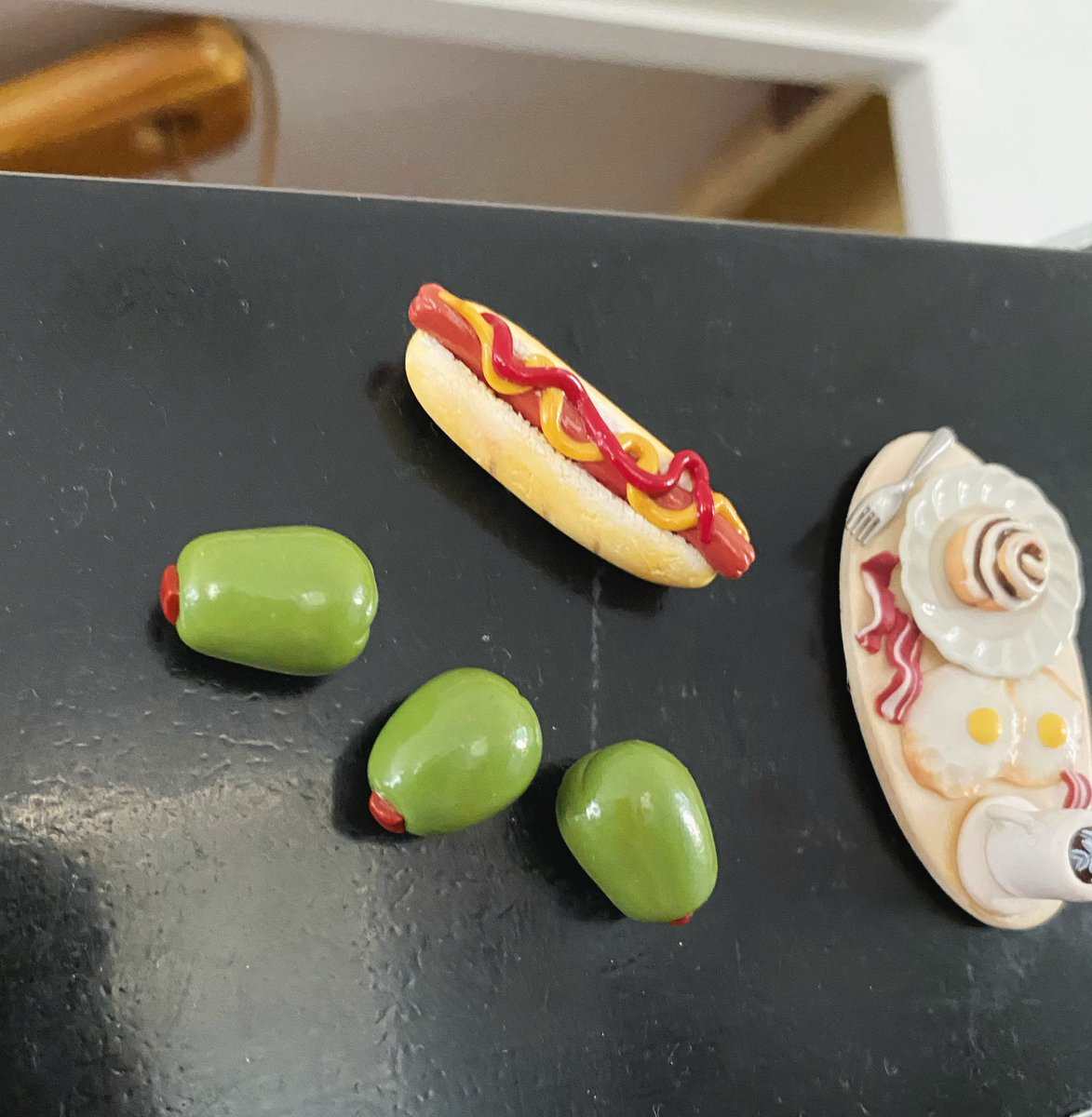 Mini Olive Magnets 🫒❤️
3 magnets included in each set
(10 sets now available)