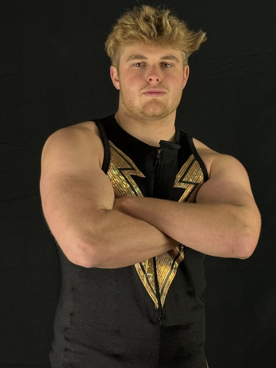 The_BigLG's tweet photo. Tonight in Temple, GA #SECW #CJGallows #GoodSon #Debut https://t.co/xV1K70JC7h