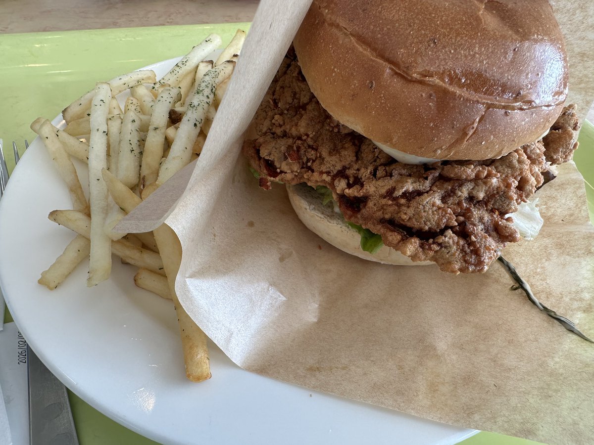 山賊焼バーガー

美味しかった