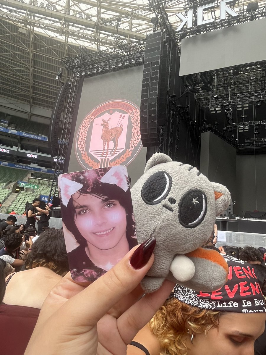 twiltyun's tweet image. eles não sabem, eles não sabem que eu sou a ex kari do tyun #mcrbrasil