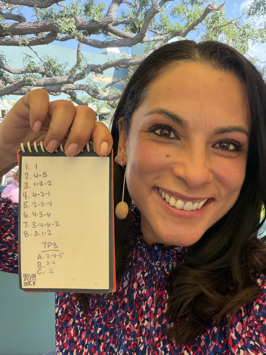 TheMichelleYu's tweet image. Back at the #OvalOffice!  @santaanitapark