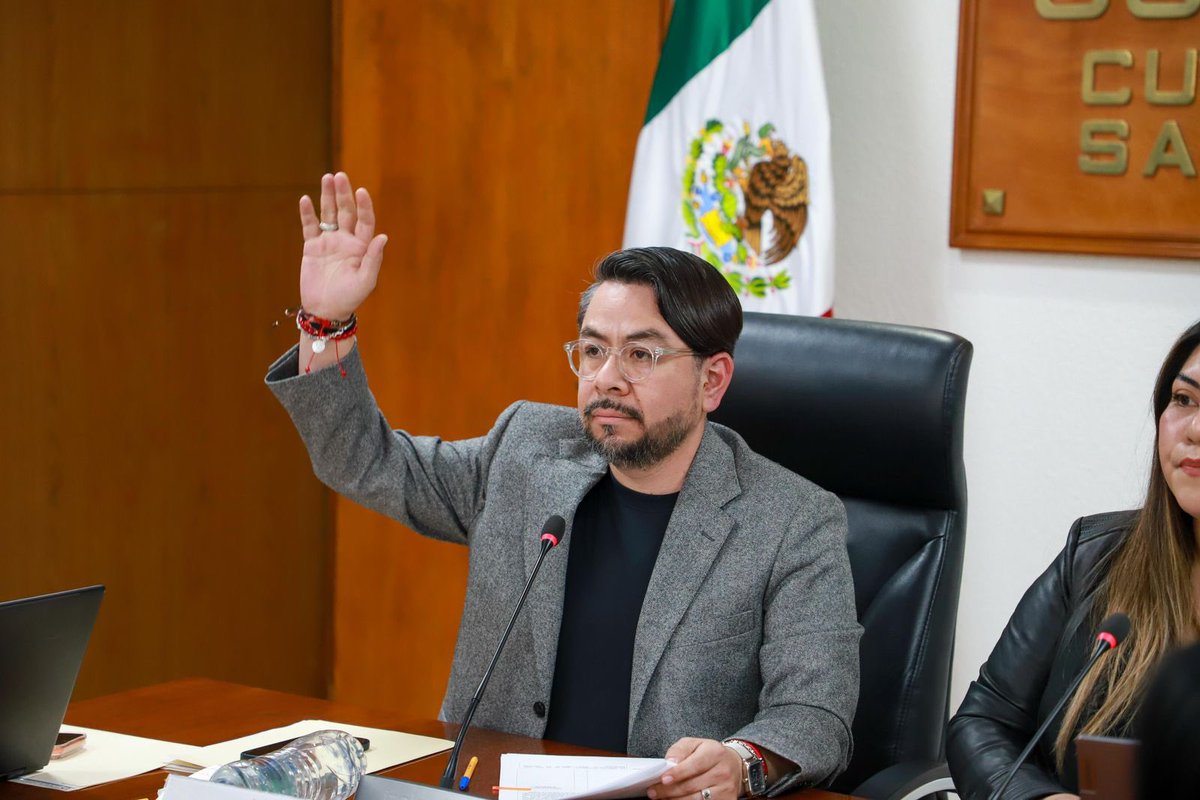 daniel_ser's tweet image. Hoy, en la Trigésima Octava Sesión Pública de Cabildo, aprobamos llevar el Cabildo Abierto al pueblo de San Francisco Tepojaco, reafirmando nuestro compromiso de gobernar cerca de la gente.🗣️✍🏼

También autorizamos la exención del 100% en trámites del programa Oficialía Móvil…