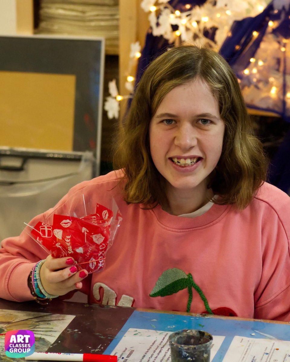 Art Classes Group tweet media