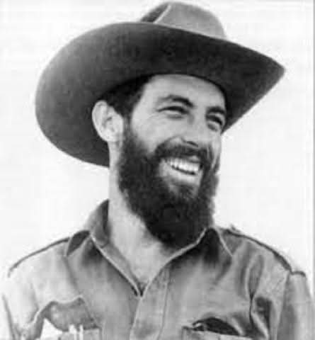 Hoy, 6 de febrero, recordamos con orgullo y cariño el nacimiento de Camilo Cienfuegos Gorriarán, en 1932, en el barrio habanero de Lawton, #CubaViveEnSuHistoria ,<a href="/CubaMined/">MINED</a> <a href="/DiazCanelB/">Miguel Díaz-Canel Bermúdez</a> <a href="/DrRobertoMOjeda/">Dr. Roberto Morales Ojeda</a> <a href="/naimatrujillob/">Naima Ariatne Trujillo Barreto</a> <a href="/PartidoPCC/">Partido Comunista de Cuba</a> <a href="/villafruel900/">Raquel Laviste Villafruela</a> <a href="/yoeaberob1/">Yoel Perez Garcia</a> <a href="/avispacubana/">Moreno 2572</a> .