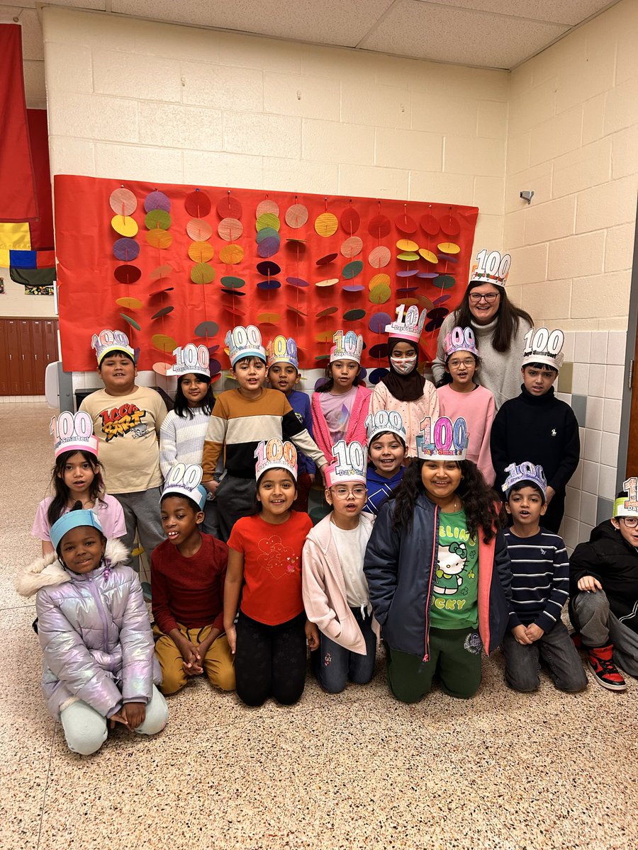 PadoniaPride's tweet photo. 💯 days.
✔️ Learning
✔️ Growing
✔️ Panda POWER 🐼
Happy 100th Day of School, Padonia!
#100DaysOfSchool #PadoniaProud https://t.co/Cz4P45Mcpn