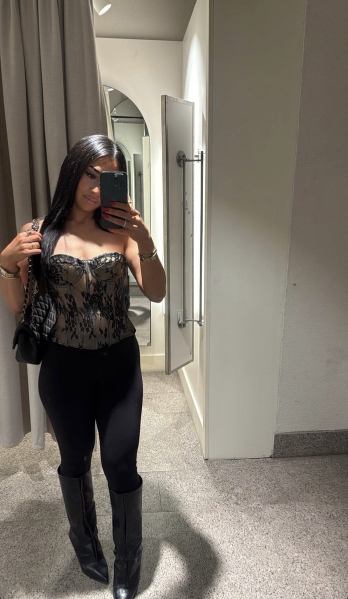 Déesse Kaylie 👙🇩🇿 tweet media