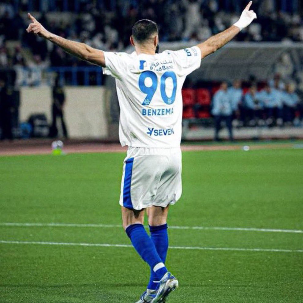 P__uli's tweet image. #النصر_الاتحاد الـحمد الله على نعمه بنزيماً والهلال ُ😌💙☝🏻.