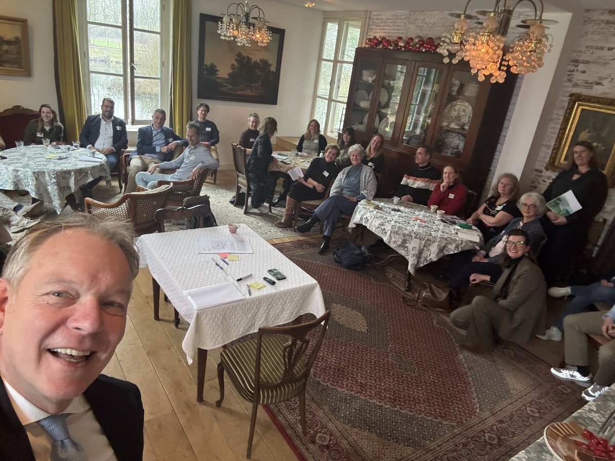 Burgemeester Röell tweet media