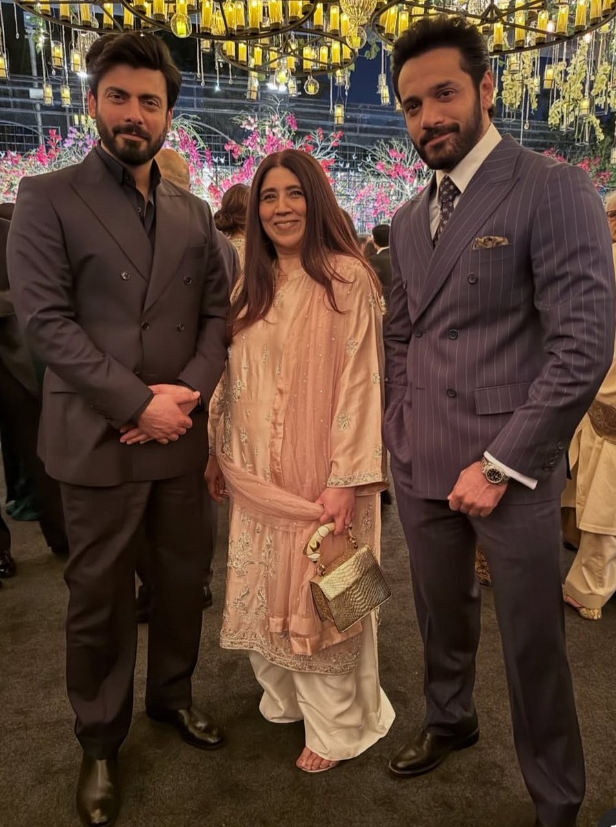 Never thought I'd get Wahaj × Fawad in the same frame but here it is... Just good looks, good looks aaaannddd good looks! 🫠❤️‍🔥

#WahajAli #FawadKhan