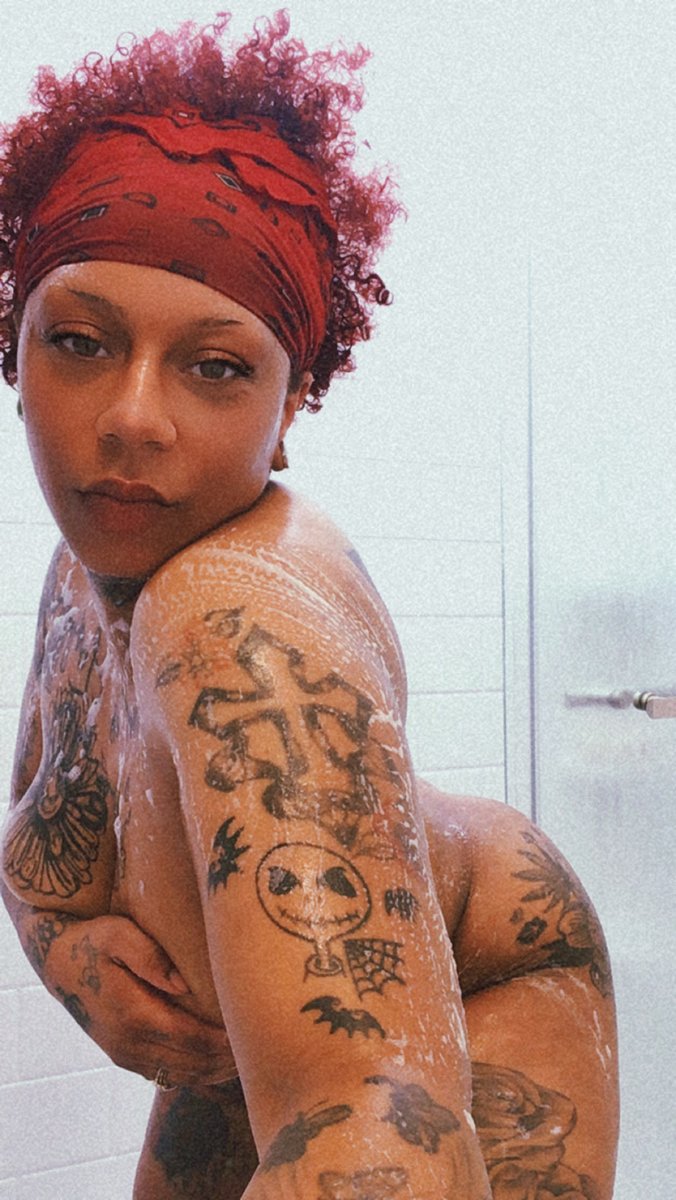 bitcheslovepak🌸 tweet media