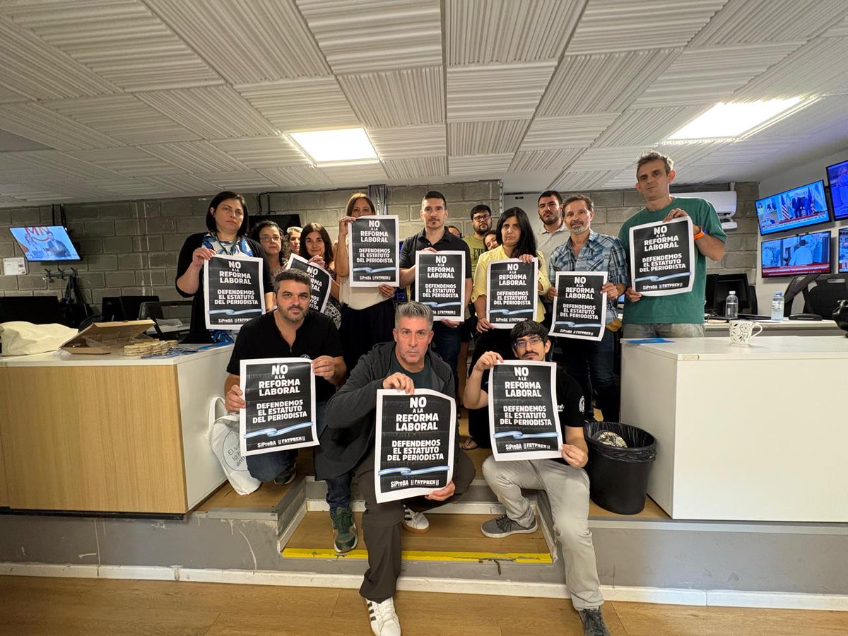 sipreba's tweet photo. 🗯️ASAMBLEAS EN DEFENSA DEL ESTATUTO

👉🏼 Seguimos con las acciones gremiales en América TV, A24, Télam, TV Pública y FM Riachuelo para enfrentar la #ReformaLaboral y defender el #EstatutodelPeriodista.

💪🏼 ¡El miércoles 12 movilizamos por nuestros derechos! https://t.co/3VC1G5pmFh