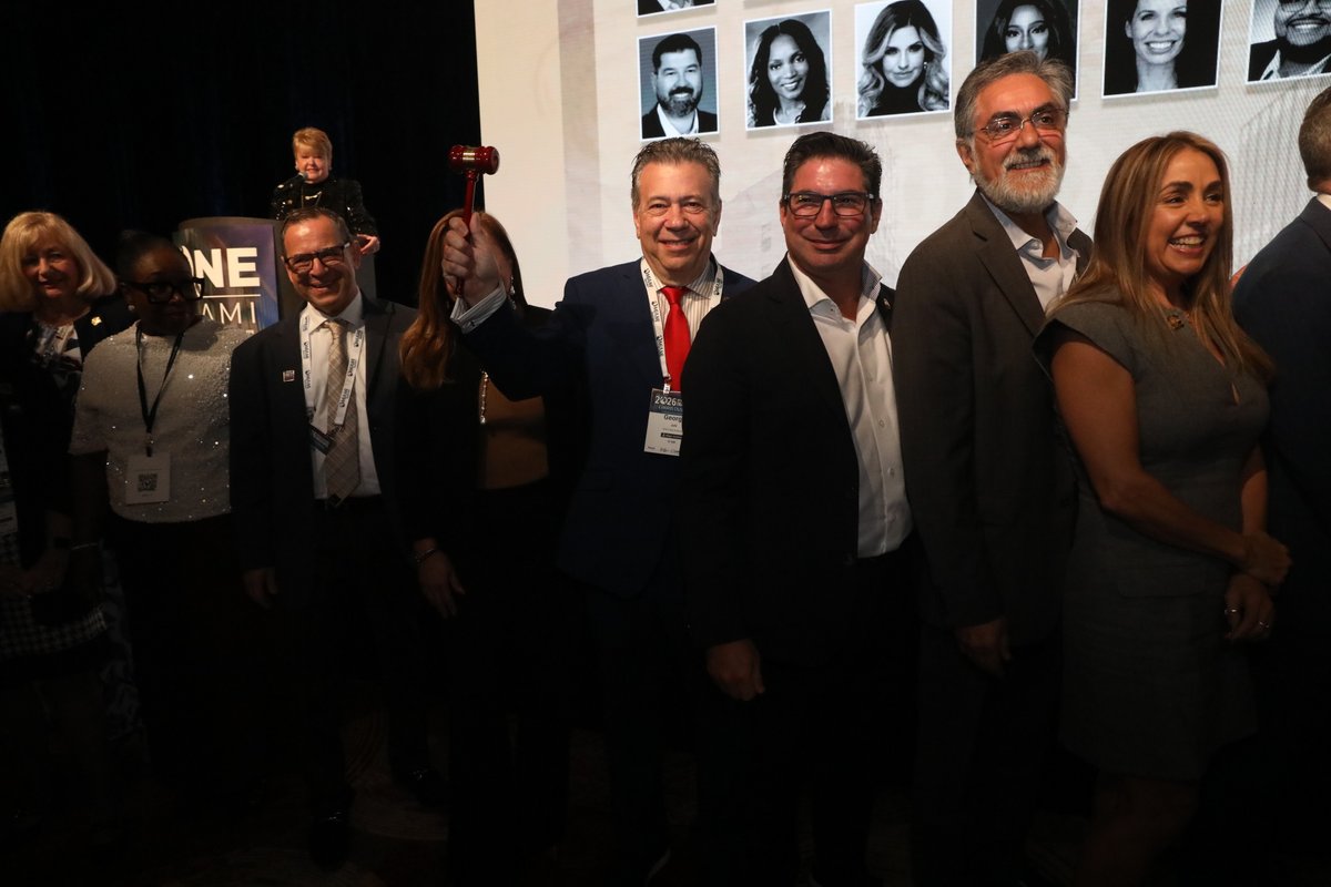 MiamiRealtors's tweet image. We were honored to have 53 of our former MIAMI leaders in attendance today. This is one of our greatest traditions: the passing of the gavel ceremony honoring past MIAMI Presidents

#MiamiRealtors | #OneMIAMI