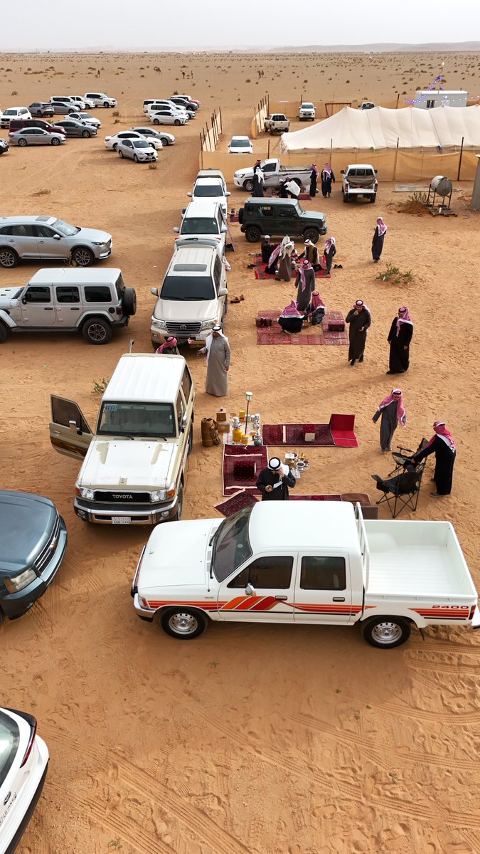 نبارك لأبناء العم حمد بن صالح الجريوي وهشام بن عبدالعزيز الجريوي وحمد بن عبدالله الجريوي فوز فريقهم في مسابقة ( كشتة ) والتي كانت ضمن الفعاليات المصاحبة لمخيم أسرة الجريوي الربيعي السادس عشر 1447 -2026 .

#كشتة #مخيم #مخيم_ربيعي #الجريوي #أسرة_الجريوي #بني_خالد #عائلة_الجريوي