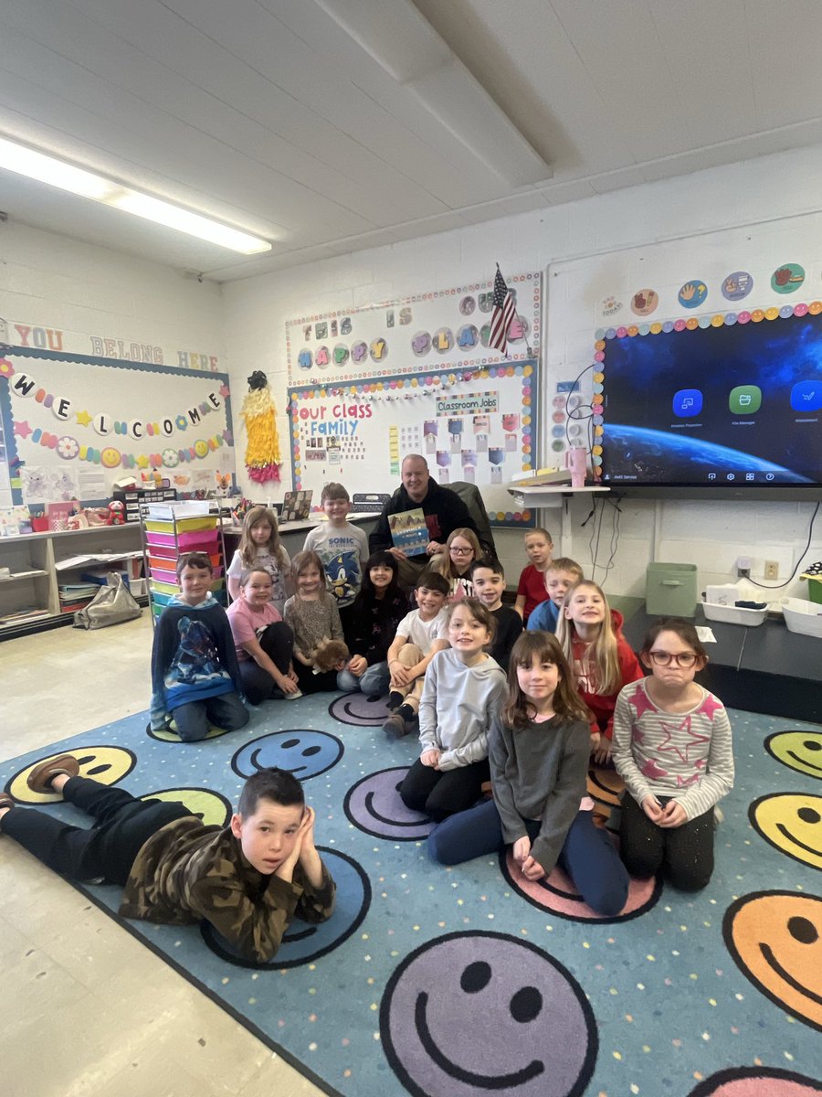 Shout out to our Superintendent for coming in &amp; reading to our class today! We appreciate it!! 📚#SpartansAdvance #Spartanstrong