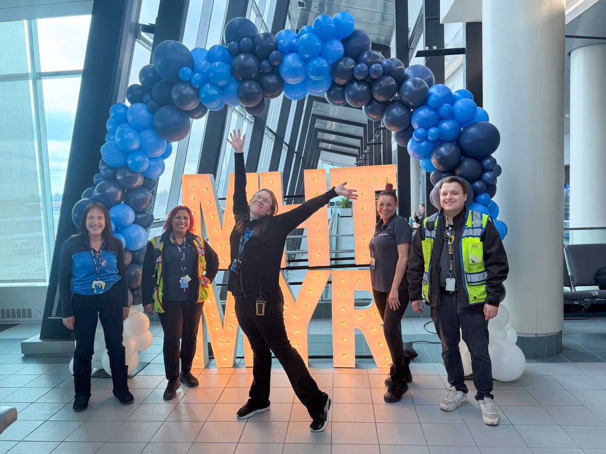 flymanchester's tweet image. We’ve got seriously nice options at MHT! ✈️ Today we celebrated Breeze’s new nonstop flights to Myrtle Beach from MHT. These flights are available twice weekly. Thank you, @BreezeAirways, for your continued partnership and investment into MHT! #FlyMHT