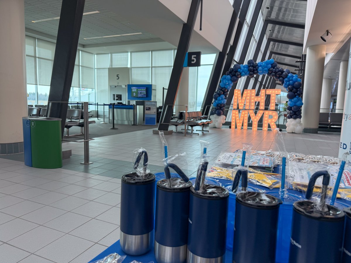 flymanchester's tweet image. We’ve got seriously nice options at MHT! ✈️ Today we celebrated Breeze’s new nonstop flights to Myrtle Beach from MHT. These flights are available twice weekly. Thank you, @BreezeAirways, for your continued partnership and investment into MHT! #FlyMHT