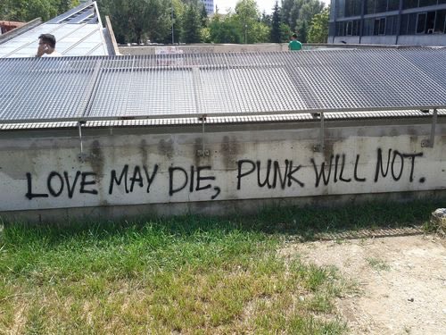 𝗚𝗘𝗡𝗘𝗥𝗔𝗧𝗜𝗢𝗡 𝗢𝗙 𝗦𝗖𝗔𝗥𝗦 (@rocknrollscars) on Twitter photo 