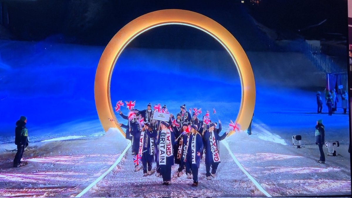 Supersonic70s's tweet image. #OpeningCeremony The party people have arrived! #WinterOlympics #greatbritain