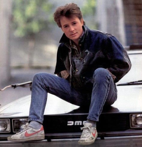 Bayas5233's tweet photo. @SoyTendencias Son pantalones dificiles de combinar,  el skinny no te tiene que quedar ajustado, y arriba tenes que usar algo suelto.  Ejemplo michael fox en volver a futuro https://t.co/fhSo5OnHLt