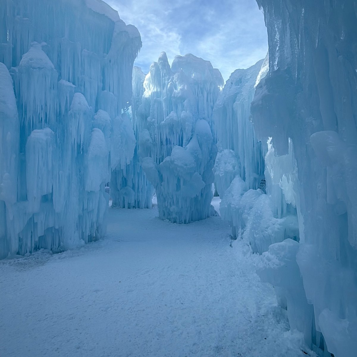 Slow Magic tweet media