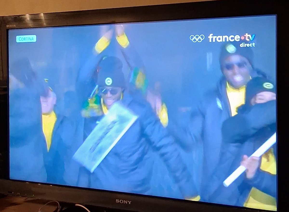 La Jamaïque 🇯🇲 aux JO d'hiver tiens tiens tiens ça me rappelle un film légendaire : Rasta Rockett. #MilanoCortinaOlympic2026 #JO2026