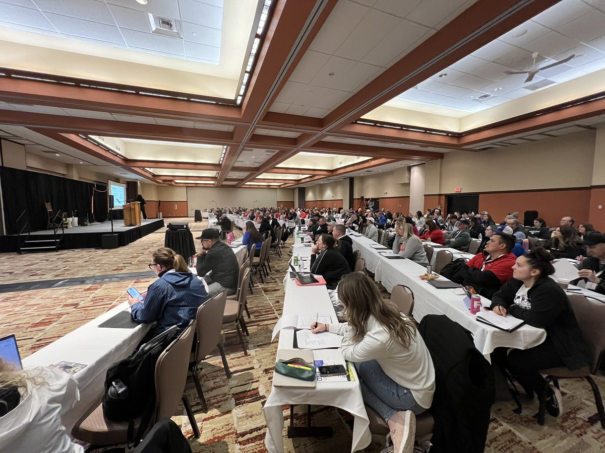 Julie Detjen tweet media