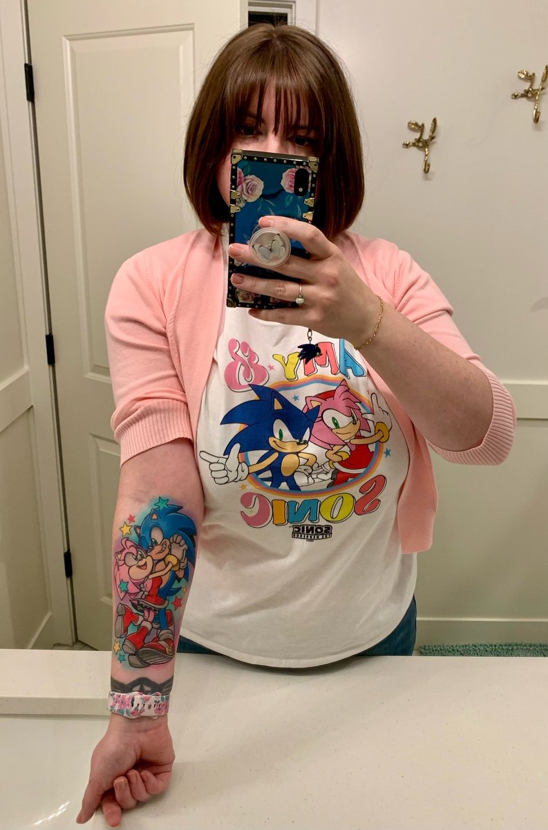 Nothing says 'fan art' quite like drawing something then tattooing it on your body 💙🦔 One of my favorite things I've ever drawn and getting to see Sonic and Amy every day always makes me happy! 🥰 #sonicspiritweek  <a href="/sonic_hedgehog/">Sonic the Hedgehog</a>