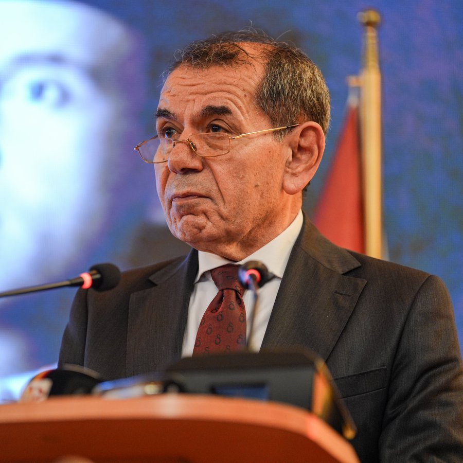 Dursun Özbek: "Bize bu dönemde 10 milyonluk oyuncuyu, 30 milyona satmaya çalışıyorlar. Eskiden bu hataları yapmak zorunda kaldık ancak şu an daha olgun bir dönemdeyiz." (<a href="/343_digital/">343</a>)