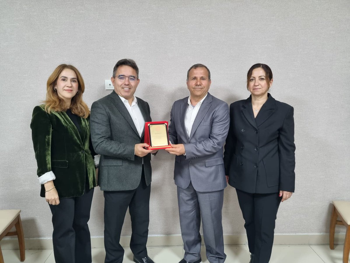 Programa Kaymakamımız Sayın Nurullah KAYA, İlçe Milli Eğitim Müdürümüz Sayın Serap AKSEL, birlikte görev yaptıkları mesai arkadaşları, okul müdürleri ve eğitim camiasından davetliler katıldı.